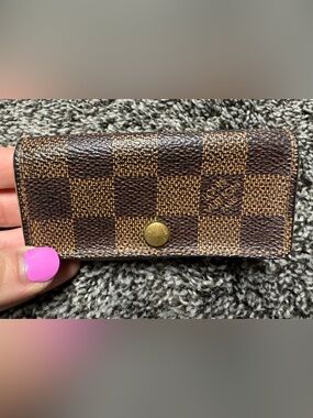 Louis Vuitton damier ebene 4 key holder